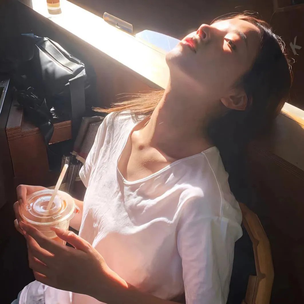 薄暮之间 海报
